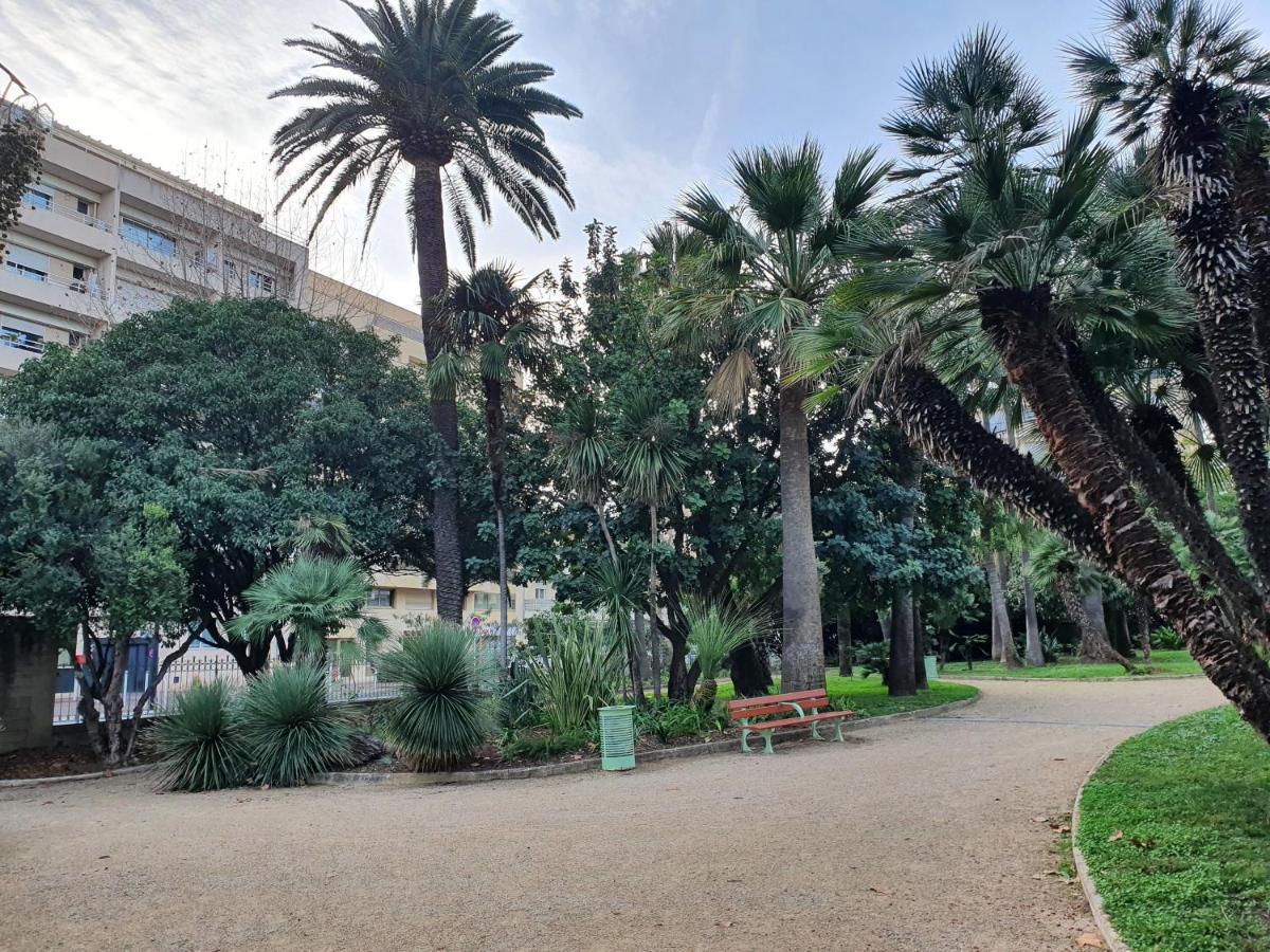 Appartement 2 Pieces Meubles A Juan Les Pins Antibes Kültér fotó